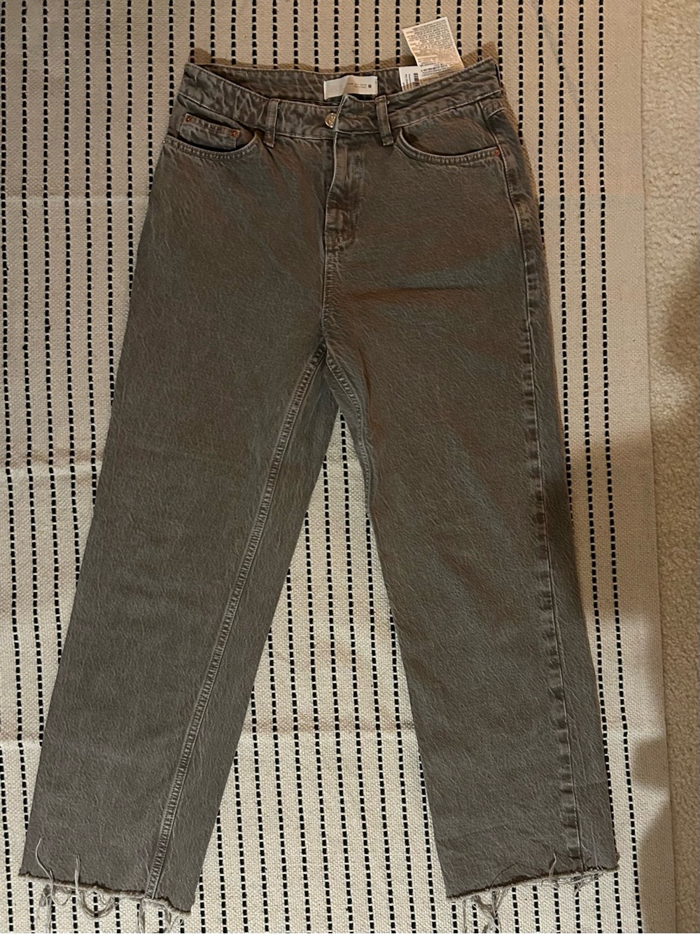 Brand-New Size 4 ZARA Women’s High-Rise Jeans